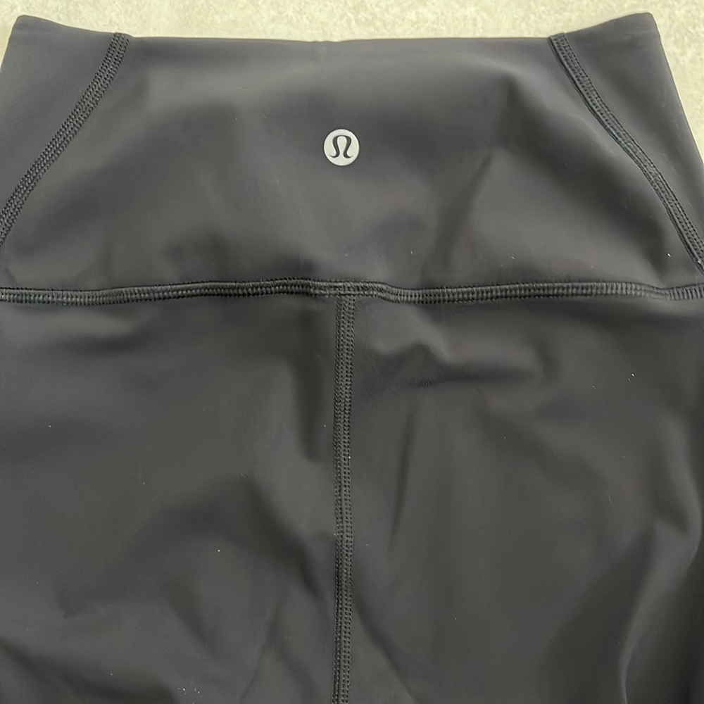 Lululemon women’s crop leggings - Picture 4 of 10